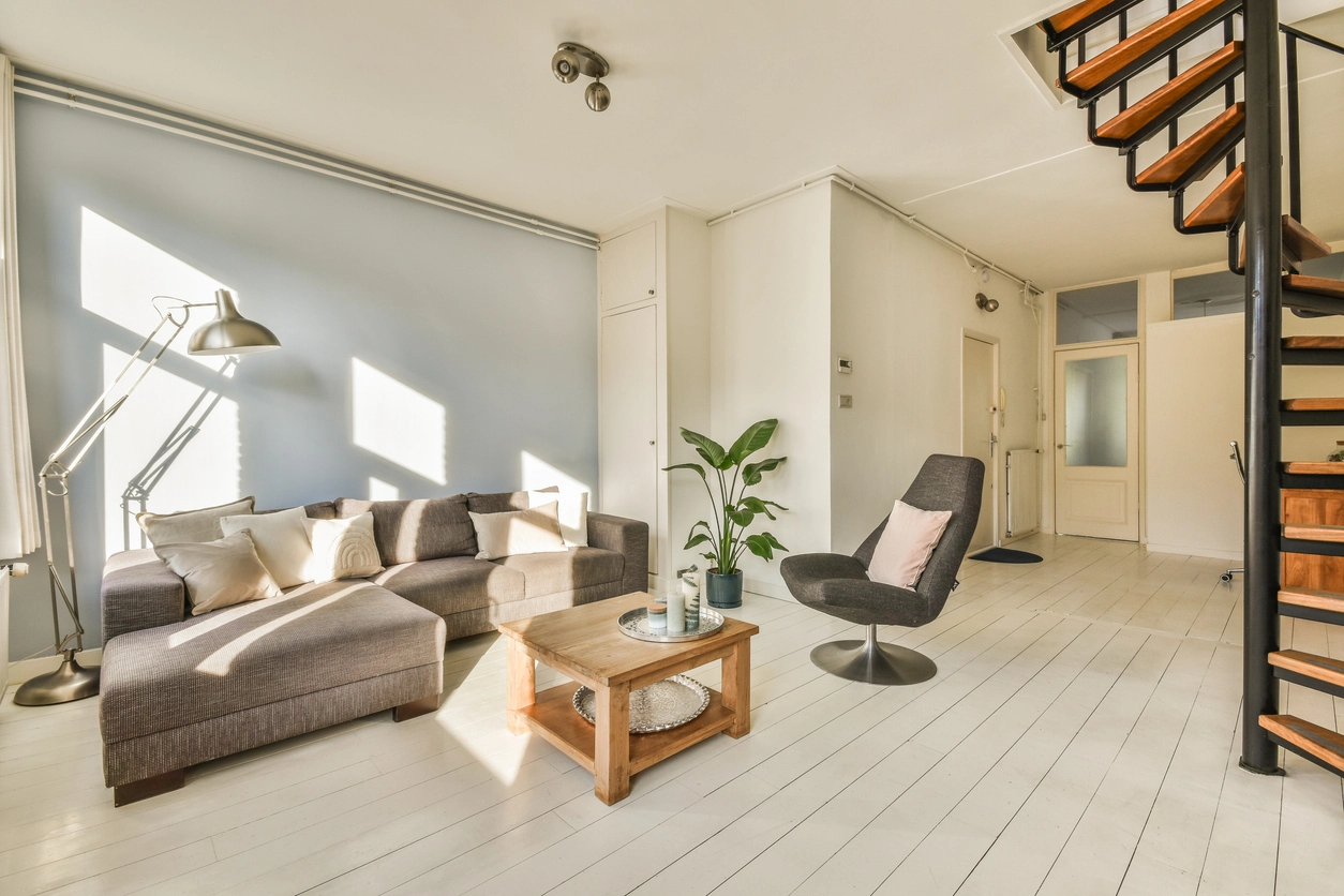Appartement locatif moderne, parfaitement aménagé, illustrant le professionnalisme d’une agence gestion location.