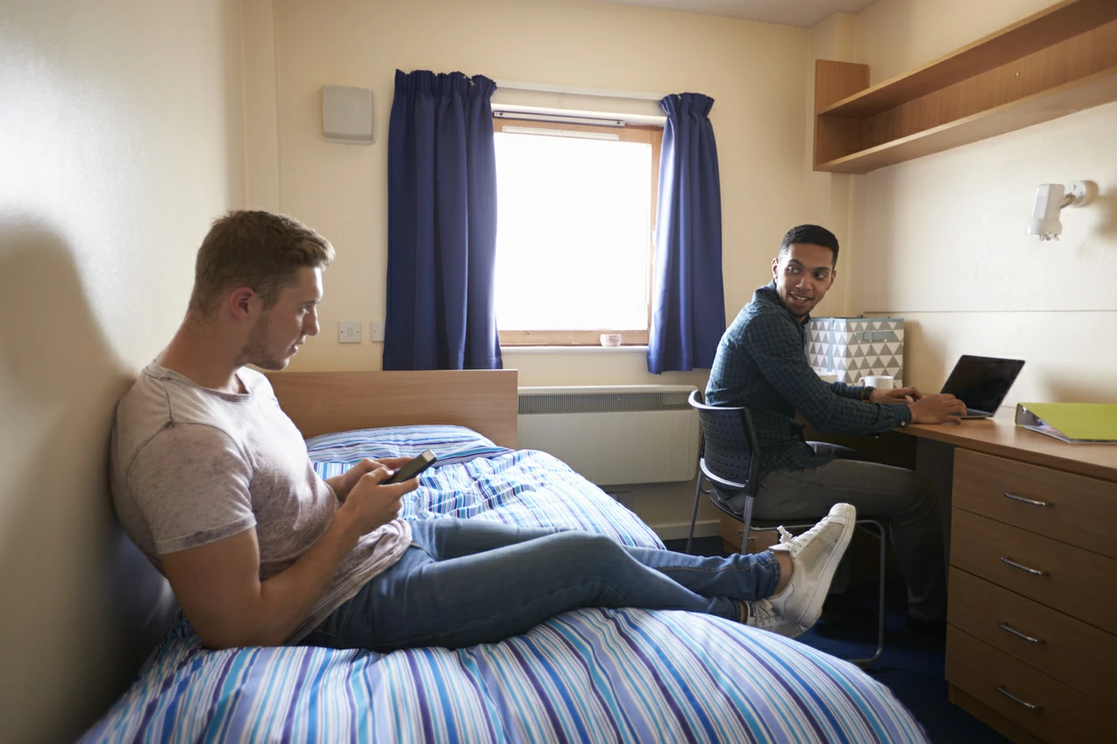 Contactez NousGérons pour vous aider à adopter un bail étudiant sur mesure