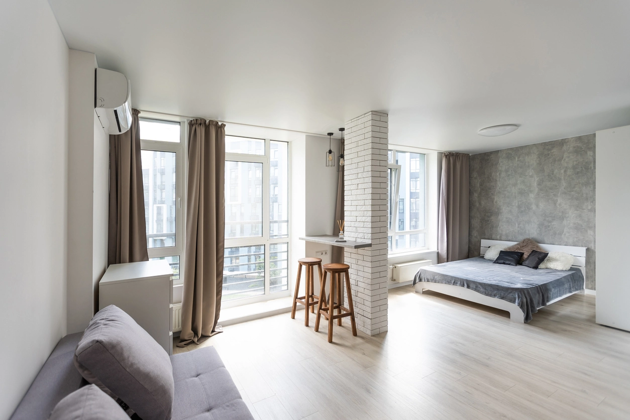 La réalisation d'un état des lieux avant l'arrivée des nouveaux locataires est impératif et fait partie des conditions location appartement les plus importantes.